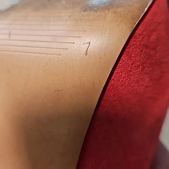 H by Halston Size 7 Red Purple Suede Peep Toe Ankle Strap 6" High Heels Retro - Picture 6 of 6